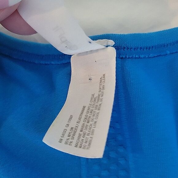 Gap tank Size M Gap tank Size M Gap tank Size M - Picture 7 of 8